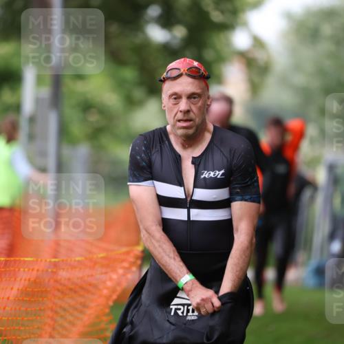 15.06.2025 - 7 Türme Triathlon Michael Strokosch http://msf.ph/oto/7963558 15.06.2025 12:16:12 Schwimmen 378, 397, 411, 414, 503, 511, 567, 648, 657, 669, 677 meine-sportfotos.de