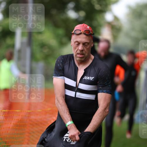 15.06.2025 - 7 Türme Triathlon Michael Strokosch http://msf.ph/oto/7963564 15.06.2025 12:16:12 Schwimmen 378, 397, 411, 414, 503, 511, 567, 648, 657, 669, 677 meine-sportfotos.de