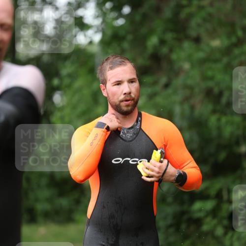 15.06.2025 - 7 Türme Triathlon Michael Strokosch http://msf.ph/oto/7963616 15.06.2025 12:16:17 Schwimmen 378, 397, 411, 414, 511, 567, 616, 648, 657, 669, 677 meine-sportfotos.de
