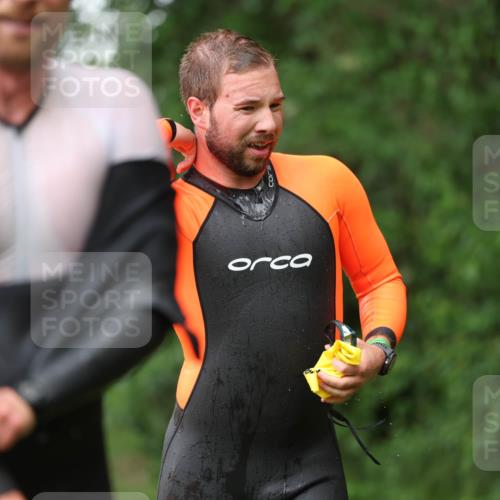 15.06.2025 - 7 Türme Triathlon Michael Strokosch http://msf.ph/oto/7963633 15.06.2025 12:16:17 Schwimmen 378, 397, 411, 414, 511, 567, 616, 648, 657, 669, 677 meine-sportfotos.de