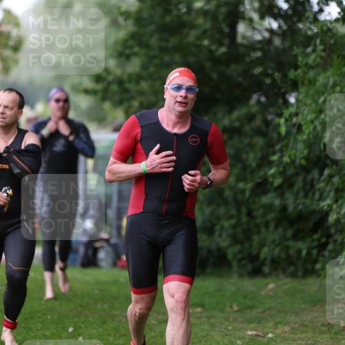 15.06.2025 - 7 Türme Triathlon Michael Strokosch http://msf.ph/oto/7963669 15.06.2025 12:16:20 Schwimmen 378, 397, 411, 414, 511, 567, 616, 648, 657, 669, 677 meine-sportfotos.de