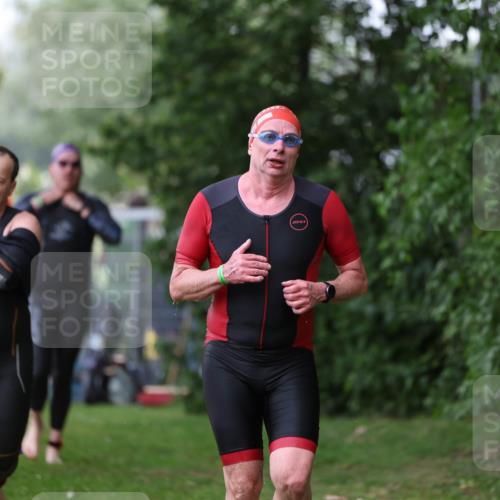 15.06.2025 - 7 Türme Triathlon Michael Strokosch http://msf.ph/oto/7963694 15.06.2025 12:16:20 Schwimmen 378, 397, 411, 414, 511, 567, 616, 648, 657, 669, 677 meine-sportfotos.de