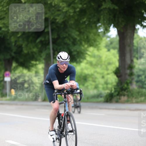 15.06.2025 - 7 Türme Triathlon Yannick Fuchs http://msf.ph/oto/7963699 15.06.2025 11:10:35 Radfahren 248, 285, 302 meine-sportfotos.de