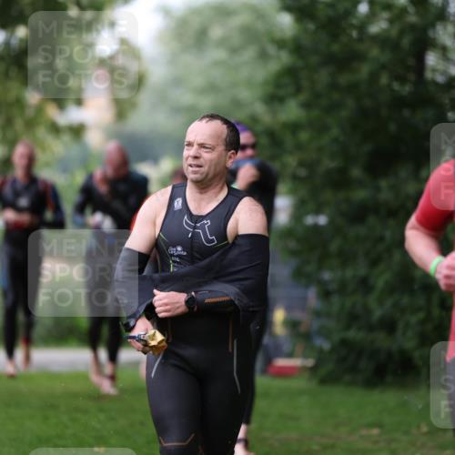15.06.2025 - 7 Türme Triathlon Michael Strokosch http://msf.ph/oto/7963705 15.06.2025 12:16:21 Schwimmen 378, 397, 411, 414, 511, 567, 616, 648, 657, 669, 677 meine-sportfotos.de