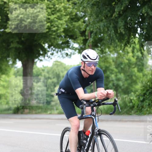 15.06.2025 - 7 Türme Triathlon Yannick Fuchs http://msf.ph/oto/7963727 15.06.2025 11:10:36 Radfahren 285, 302 meine-sportfotos.de