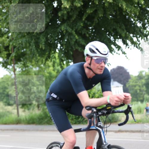 15.06.2025 - 7 Türme Triathlon Yannick Fuchs http://msf.ph/oto/7963730 15.06.2025 11:10:36 Radfahren 285, 302 meine-sportfotos.de