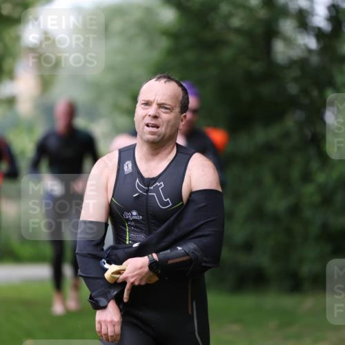 15.06.2025 - 7 Türme Triathlon Michael Strokosch http://msf.ph/oto/7963738 15.06.2025 12:16:22 Schwimmen 378, 397, 411, 414, 435, 511, 567, 616, 648, 657, 669, 677 meine-sportfotos.de
