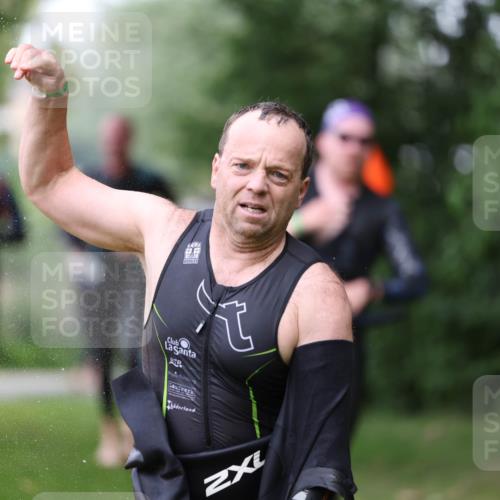 15.06.2025 - 7 Türme Triathlon Michael Strokosch http://msf.ph/oto/7963754 15.06.2025 12:16:23 Schwimmen 378, 397, 411, 414, 435, 511, 567, 616, 648, 657, 669, 677 meine-sportfotos.de