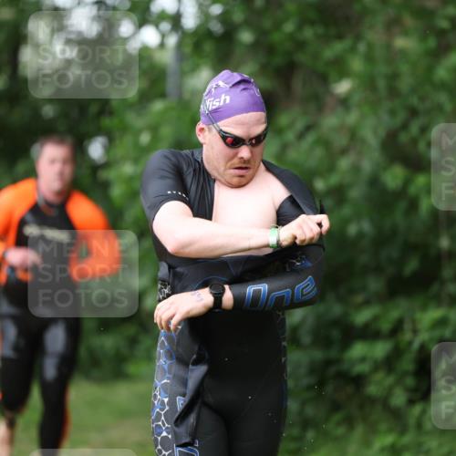 15.06.2025 - 7 Türme Triathlon Michael Strokosch http://msf.ph/oto/7963765 15.06.2025 12:16:25 Schwimmen 373, 378, 397, 411, 414, 435, 511, 616, 648, 657, 669, 677 meine-sportfotos.de