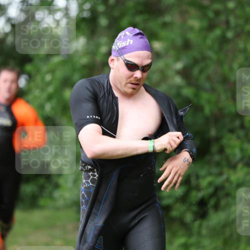 15.06.2025 - 7 Türme Triathlon Michael Strokosch http://msf.ph/oto/7963772 15.06.2025 12:16:25 Schwimmen 373, 378, 397, 411, 414, 435, 511, 616, 648, 657, 669, 677 meine-sportfotos.de