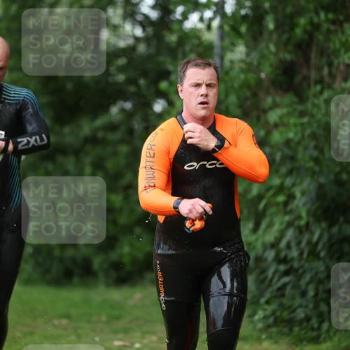 15.06.2025 - 7 Türme Triathlon Michael Strokosch http://msf.ph/oto/7963791 15.06.2025 12:16:27 Schwimmen 373, 378, 397, 414, 435, 511, 560, 616, 629, 648, 657, 669, 677 meine-sportfotos.de