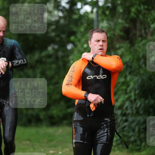 15.06.2025 - 7 Türme Triathlon Michael Strokosch http://msf.ph/oto/7963798 15.06.2025 12:16:27 Schwimmen 373, 378, 397, 414, 435, 511, 560, 616, 629, 648, 657, 669, 677 meine-sportfotos.de