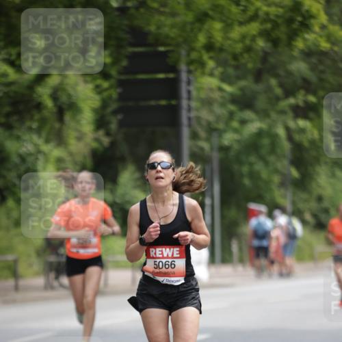 15.06.2025 - REWE Women's Run Jannik Wohlers http://msf.ph/oto/7963799 15.06.2025 09:58:40 Laufen 5066 meine-sportfotos.de