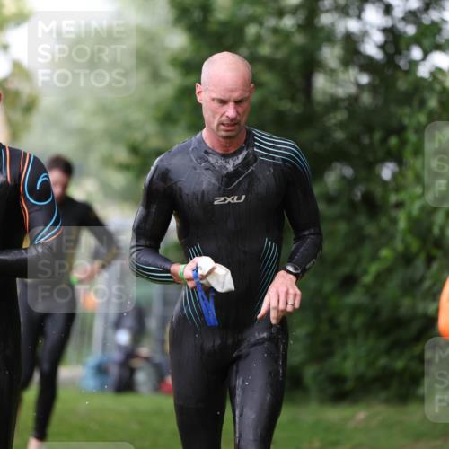 15.06.2025 - 7 Türme Triathlon Michael Strokosch http://msf.ph/oto/7963810 15.06.2025 12:16:28 Schwimmen 373, 378, 397, 414, 435, 511, 560, 616, 629, 648, 657, 669, 677 meine-sportfotos.de