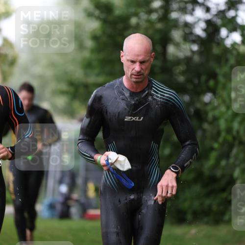 15.06.2025 - 7 Türme Triathlon Michael Strokosch http://msf.ph/oto/7963817 15.06.2025 12:16:28 Schwimmen 373, 378, 397, 414, 435, 511, 560, 616, 629, 648, 657, 669, 677 meine-sportfotos.de