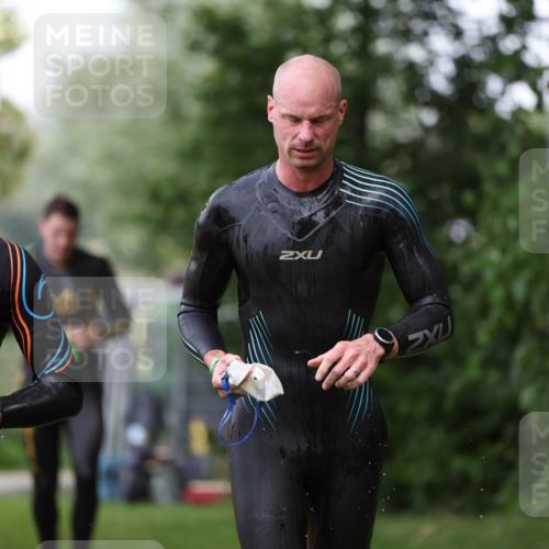 15.06.2025 - 7 Türme Triathlon Michael Strokosch http://msf.ph/oto/7963824 15.06.2025 12:16:28 Schwimmen 373, 378, 397, 414, 435, 511, 560, 616, 629, 648, 657, 669, 677 meine-sportfotos.de
