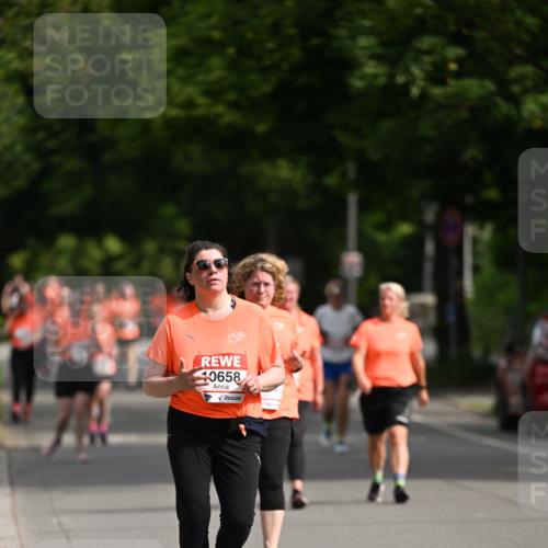 15.06.2025 - REWE Women's Run Dr. Thomas Lammeyer http://msf.ph/oto/7963892 15.06.2025 09:52:26 Laufen 40658 meine-sportfotos.de