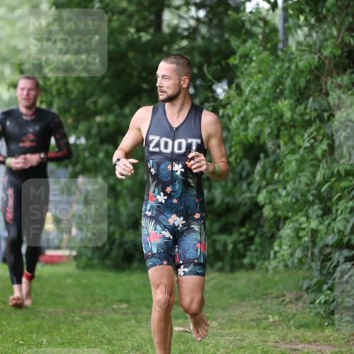 15.06.2025 - 7 Türme Triathlon Michael Strokosch http://msf.ph/oto/7963912 15.06.2025 12:16:38 Schwimmen 373, 387, 400, 414, 423, 435, 485, 560, 616, 629, 632, 657, 677 meine-sportfotos.de