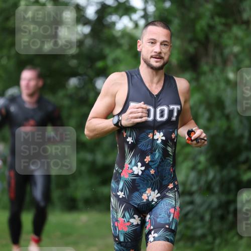 15.06.2025 - 7 Türme Triathlon Michael Strokosch http://msf.ph/oto/7963956 15.06.2025 12:16:40 Schwimmen 373, 387, 400, 414, 423, 435, 485, 560, 616, 629, 632 meine-sportfotos.de