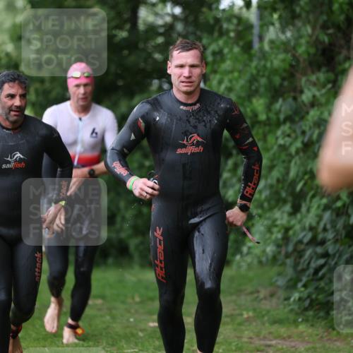 15.06.2025 - 7 Türme Triathlon Michael Strokosch http://msf.ph/oto/7963976 15.06.2025 12:16:42 Schwimmen 373, 387, 400, 414, 423, 435, 485, 560, 616, 629, 632 meine-sportfotos.de