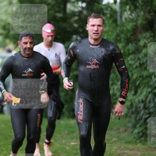 15.06.2025 - 7 Türme Triathlon Michael Strokosch http://msf.ph/oto/7963984 15.06.2025 12:16:42 Schwimmen 373, 387, 400, 414, 423, 435, 485, 560, 616, 629, 632 meine-sportfotos.de