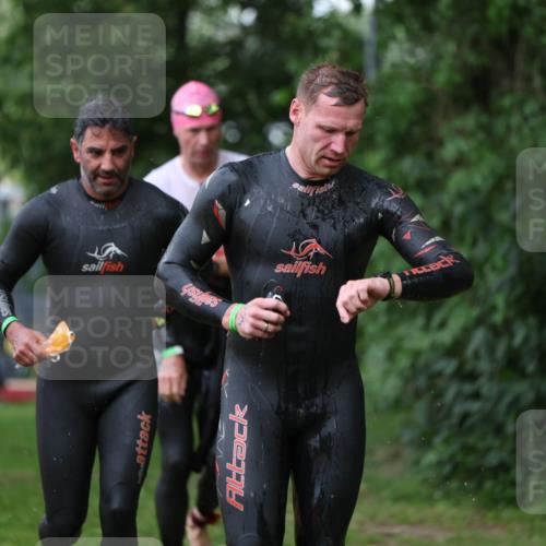 15.06.2025 - 7 Türme Triathlon Michael Strokosch http://msf.ph/oto/7963991 15.06.2025 12:16:43 Schwimmen 373, 387, 400, 423, 435, 451, 485, 560, 616, 629, 632 meine-sportfotos.de
