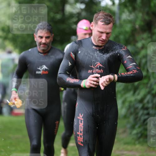 15.06.2025 - 7 Türme Triathlon Michael Strokosch http://msf.ph/oto/7963994 15.06.2025 12:16:43 Schwimmen 373, 387, 400, 423, 435, 451, 485, 560, 616, 629, 632 meine-sportfotos.de