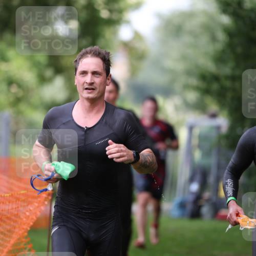 15.06.2025 - 7 Türme Triathlon Michael Strokosch http://msf.ph/oto/7963999 15.06.2025 12:16:43 Schwimmen 373, 387, 400, 423, 435, 451, 485, 560, 616, 629, 632 meine-sportfotos.de