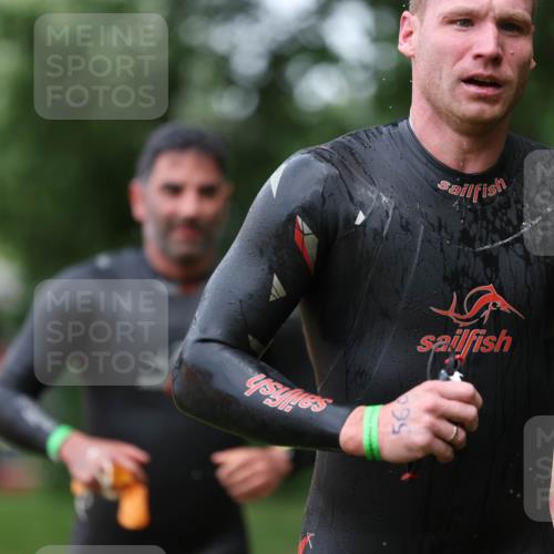 15.06.2025 - 7 Türme Triathlon Michael Strokosch http://msf.ph/oto/7964011 15.06.2025 12:16:44 Schwimmen 373, 387, 400, 423, 435, 451, 485, 560, 616, 629, 632 meine-sportfotos.de