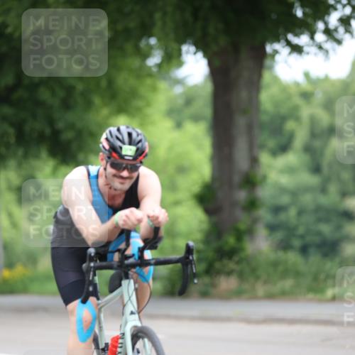 15.06.2025 - 7 Türme Triathlon Yannick Fuchs http://msf.ph/oto/7964015 15.06.2025 11:11:20 Radfahren 204, 246, 263, 278, 323, 329 meine-sportfotos.de