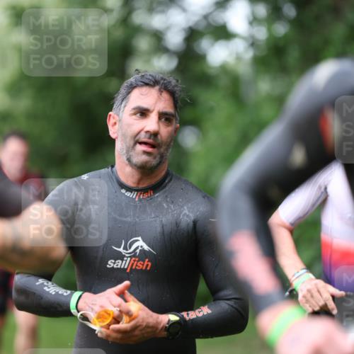 15.06.2025 - 7 Türme Triathlon Michael Strokosch http://msf.ph/oto/7964017 15.06.2025 12:16:45 Schwimmen 373, 387, 400, 423, 435, 451, 485, 560, 622, 629, 632 meine-sportfotos.de