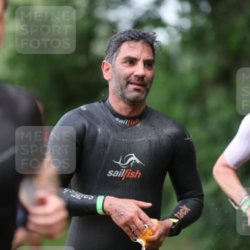 15.06.2025 - 7 Türme Triathlon Michael Strokosch http://msf.ph/oto/7964022 15.06.2025 12:16:45 Schwimmen 373, 387, 400, 423, 435, 451, 485, 560, 622, 629, 632 meine-sportfotos.de