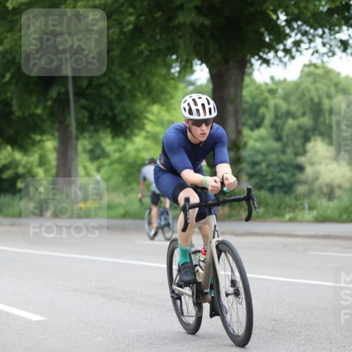 15.06.2025 - 7 Türme Triathlon Yannick Fuchs http://msf.ph/oto/7964042 15.06.2025 11:11:22 Radfahren 204, 246, 255, 263, 278, 323, 333 meine-sportfotos.de