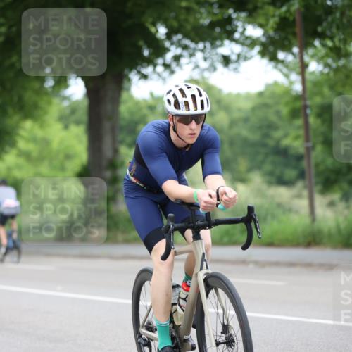 15.06.2025 - 7 Türme Triathlon Yannick Fuchs http://msf.ph/oto/7964047 15.06.2025 11:11:22 Radfahren 204, 246, 255, 263, 278, 323, 333 meine-sportfotos.de