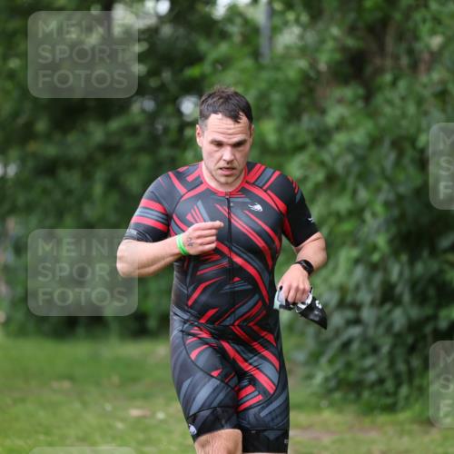 15.06.2025 - 7 Türme Triathlon Michael Strokosch http://msf.ph/oto/7964049 15.06.2025 12:16:47 Schwimmen 373, 387, 389, 400, 423, 435, 451, 485, 560, 609, 622, 629, 632 meine-sportfotos.de