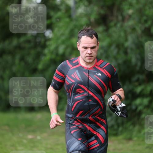 15.06.2025 - 7 Türme Triathlon Michael Strokosch http://msf.ph/oto/7964059 15.06.2025 12:16:47 Schwimmen 373, 387, 389, 400, 423, 435, 451, 485, 560, 609, 622, 629, 632 meine-sportfotos.de