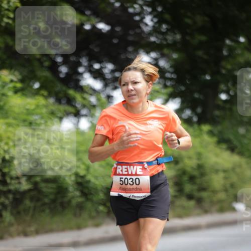 15.06.2025 - REWE Women's Run Jannik Wohlers http://msf.ph/oto/7964093 15.06.2025 09:58:49 Laufen 5030 meine-sportfotos.de