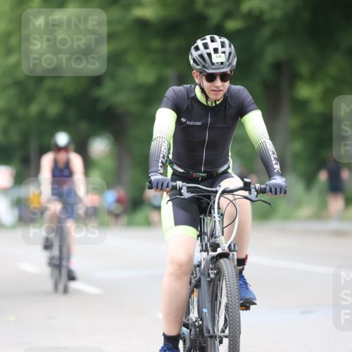 15.06.2025 - 7 Türme Triathlon Yannick Fuchs http://msf.ph/oto/7964121 15.06.2025 13:54:14 Radfahren 829, 1015, 1173 meine-sportfotos.de