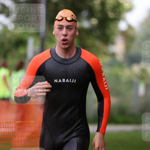 15.06.2025 - 7 Türme Triathlon Michael Strokosch http://msf.ph/oto/7964150 15.06.2025 12:16:52 Schwimmen 373, 387, 389, 400, 423, 435, 451, 485, 530, 560, 609, 622, 629, 632 meine-sportfotos.de