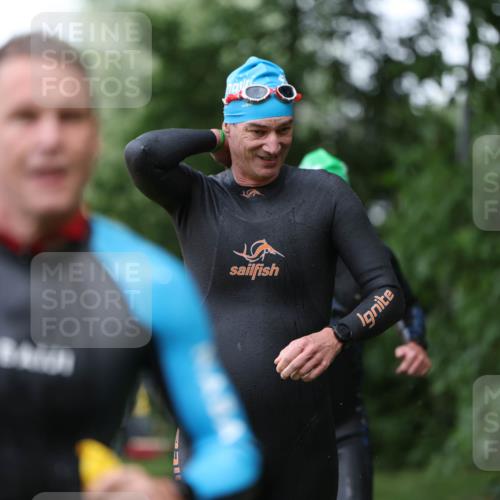 15.06.2025 - 7 Türme Triathlon Michael Strokosch http://msf.ph/oto/7964255 15.06.2025 12:17:03 Schwimmen 389, 423, 451, 530, 609, 622, 679 meine-sportfotos.de
