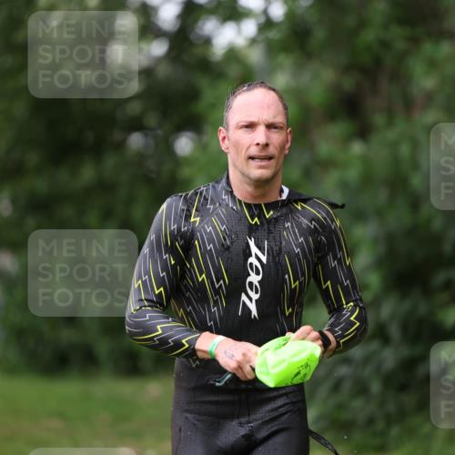 15.06.2025 - 7 Türme Triathlon Michael Strokosch http://msf.ph/oto/7964319 15.06.2025 12:17:06 Schwimmen 389, 451, 530, 609, 622, 679 meine-sportfotos.de