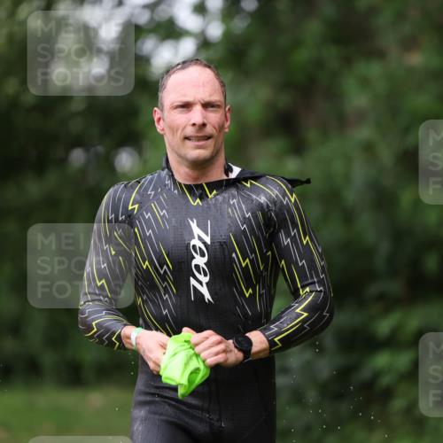 15.06.2025 - 7 Türme Triathlon Michael Strokosch http://msf.ph/oto/7964327 15.06.2025 12:17:06 Schwimmen 389, 451, 530, 609, 622, 679 meine-sportfotos.de