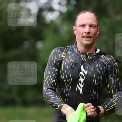 15.06.2025 - 7 Türme Triathlon Michael Strokosch http://msf.ph/oto/7964337 15.06.2025 12:17:07 Schwimmen 389, 451, 530, 609, 622, 679 meine-sportfotos.de