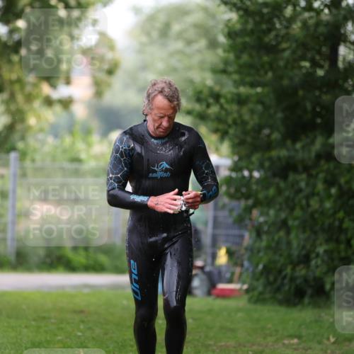 15.06.2025 - 7 Türme Triathlon Michael Strokosch http://msf.ph/oto/7964342 15.06.2025 12:17:08 Schwimmen 389, 451, 530, 609, 622, 679 meine-sportfotos.de
