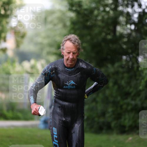 15.06.2025 - 7 Türme Triathlon Michael Strokosch http://msf.ph/oto/7964386 15.06.2025 12:17:09 Schwimmen 389, 451, 530, 591, 609, 622, 679 meine-sportfotos.de