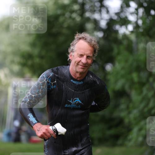 15.06.2025 - 7 Türme Triathlon Michael Strokosch http://msf.ph/oto/7964405 15.06.2025 12:17:10 Schwimmen 389, 451, 530, 591, 609, 622, 679 meine-sportfotos.de