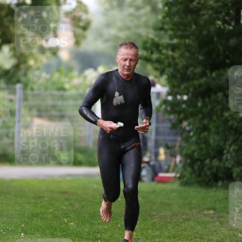 15.06.2025 - 7 Türme Triathlon Michael Strokosch http://msf.ph/oto/7964426 15.06.2025 12:17:19 Schwimmen 371, 424, 530, 591, 679 meine-sportfotos.de