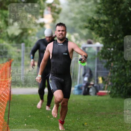 15.06.2025 - 7 Türme Triathlon Michael Strokosch http://msf.ph/oto/7964518 15.06.2025 12:17:29 Schwimmen 371, 424, 591, 661, 679 meine-sportfotos.de