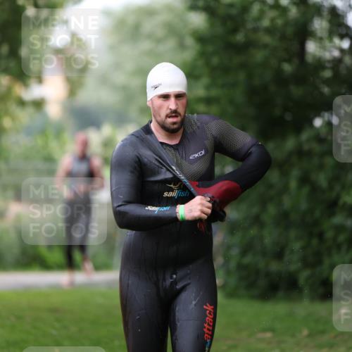 15.06.2025 - 7 Türme Triathlon Michael Strokosch http://msf.ph/oto/7964583 15.06.2025 12:17:33 Schwimmen 371, 424, 540, 591, 661, 672 meine-sportfotos.de