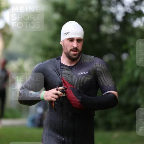 15.06.2025 - 7 Türme Triathlon Michael Strokosch http://msf.ph/oto/7964603 15.06.2025 12:17:34 Schwimmen 371, 424, 540, 591, 628, 661, 672 meine-sportfotos.de